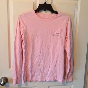 Vineyard vines pink T-shirt